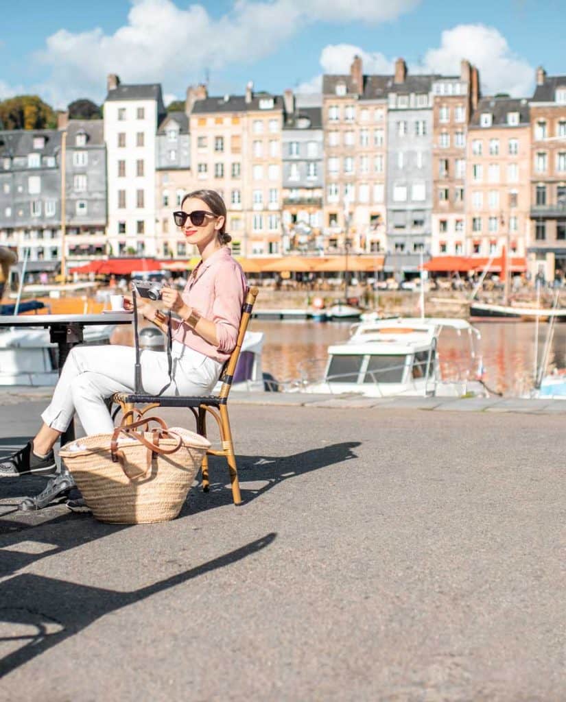 location vacances août, honfleur, port d'honfleur, ponts de mai, pavillon bleu